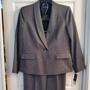 Evan Picone 2 piece suit